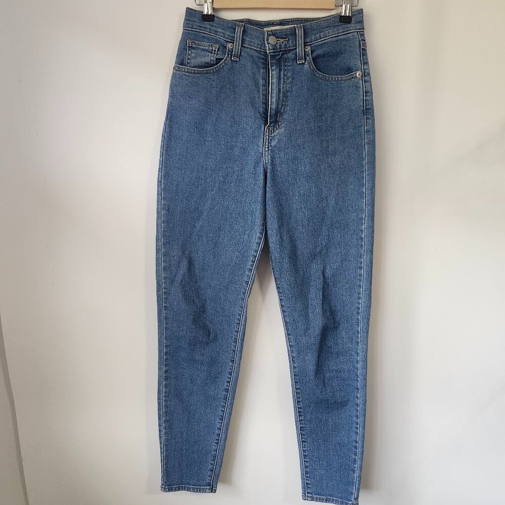 Levi’s High Rise Tapered Mom Jeans | Size 25 | Medium Wash Denim